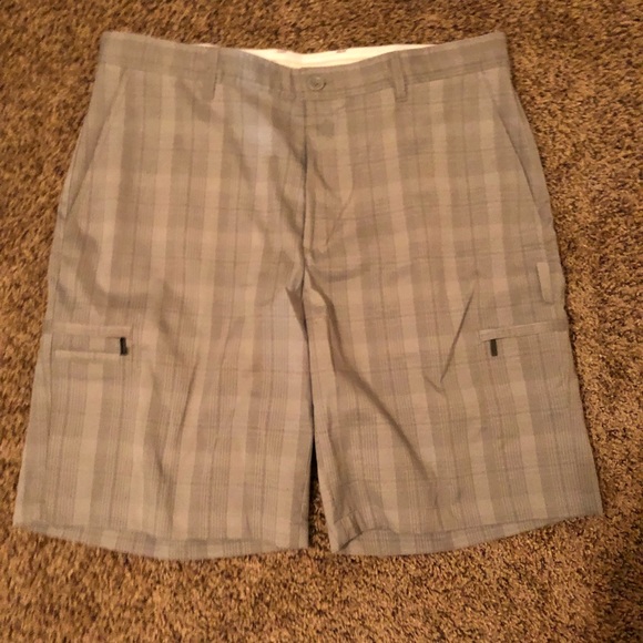 Greg Norman Golf shorts - Picture 3 of 7